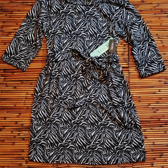 Dress - Picture 2 of 3